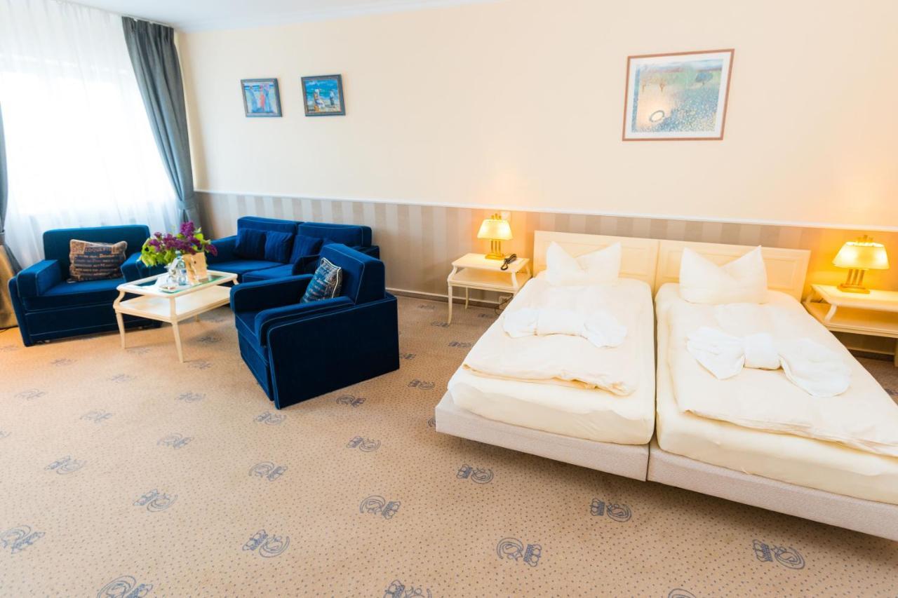 Hotel Erbprinz & Restaurant "Prinzenstube" Ludwigslust Εξωτερικό φωτογραφία