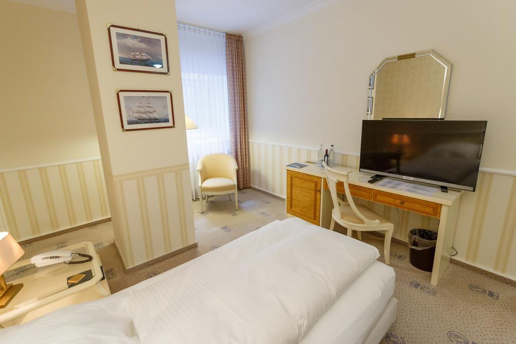 Hotel Erbprinz & Restaurant "Prinzenstube" Ludwigslust Εξωτερικό φωτογραφία