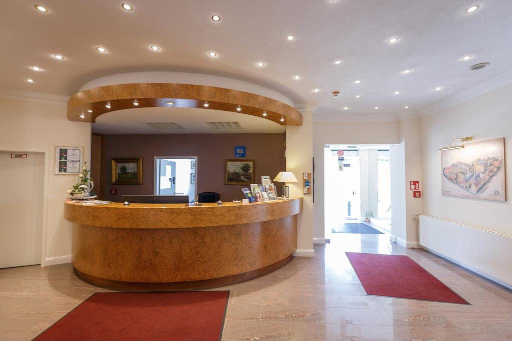 Hotel Erbprinz & Restaurant "Prinzenstube" Ludwigslust Εξωτερικό φωτογραφία