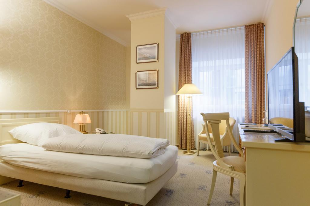 Hotel Erbprinz & Restaurant "Prinzenstube" Ludwigslust Εξωτερικό φωτογραφία