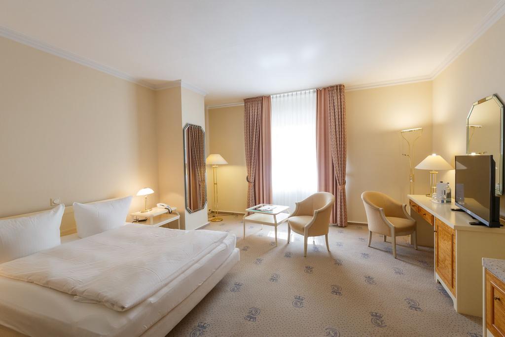 Hotel Erbprinz & Restaurant "Prinzenstube" Ludwigslust Εξωτερικό φωτογραφία